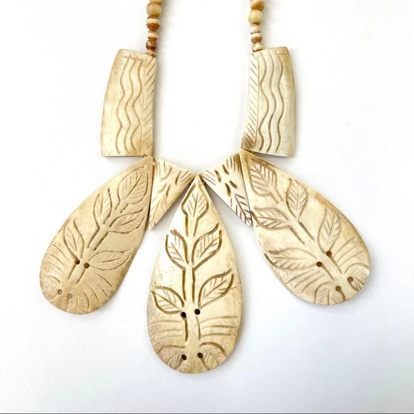 Vintage 1970s Artisan Etched Bone Statement Necklace - Picture 6 of 17